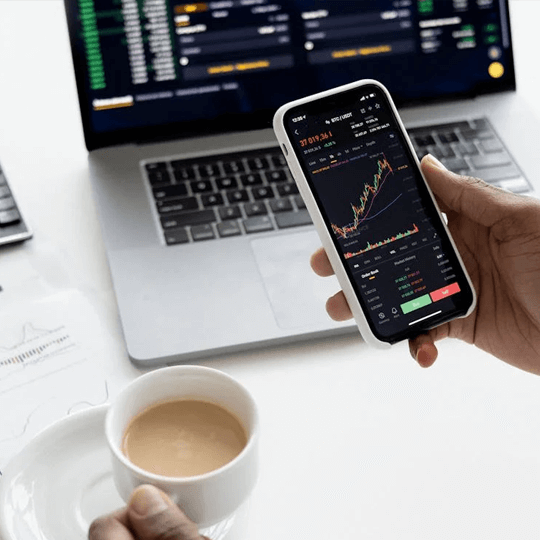 Phantom Invest - Team von Kryptowährungsexperten