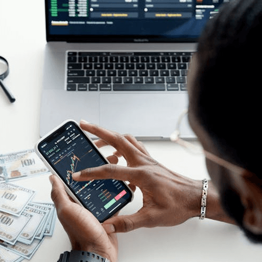 Phantom Invest Krypto-Investment-Experten-Team